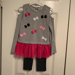 Cold shoulder bow top w/ matching leggings